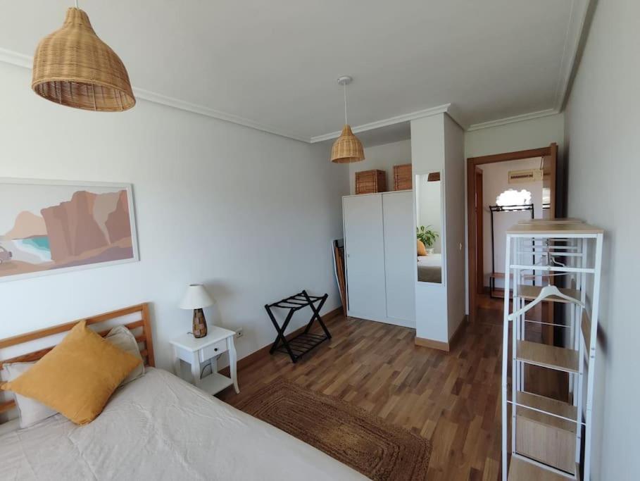 Apartamento Tranquilo En Miengo Exterior foto